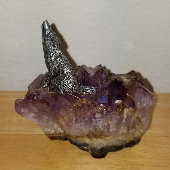 #1148 Rare Collectible Real Amethyst with Wolf - Picture 3 of 12